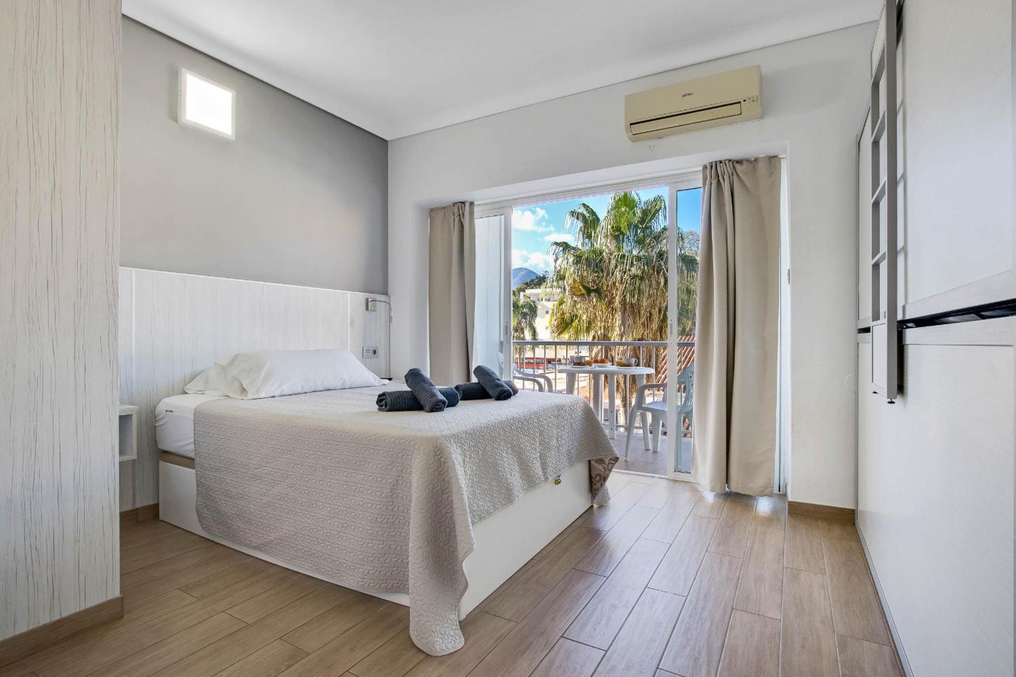 Carihuela Palace 418 By Ivi Real Estate Torremolinos Exterior photo